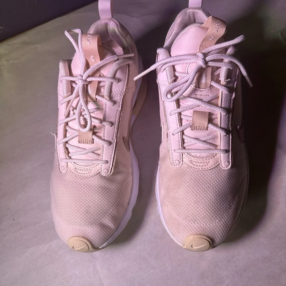Nike Women's Beige Sneakers